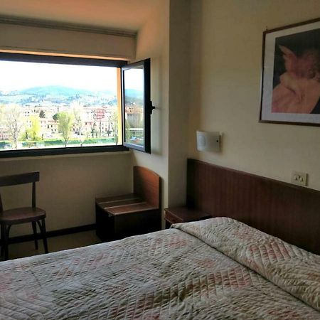 Columbus Urban Resort ฟลอเรนซ์ ภายนอก รูปภาพ A room at the hotel