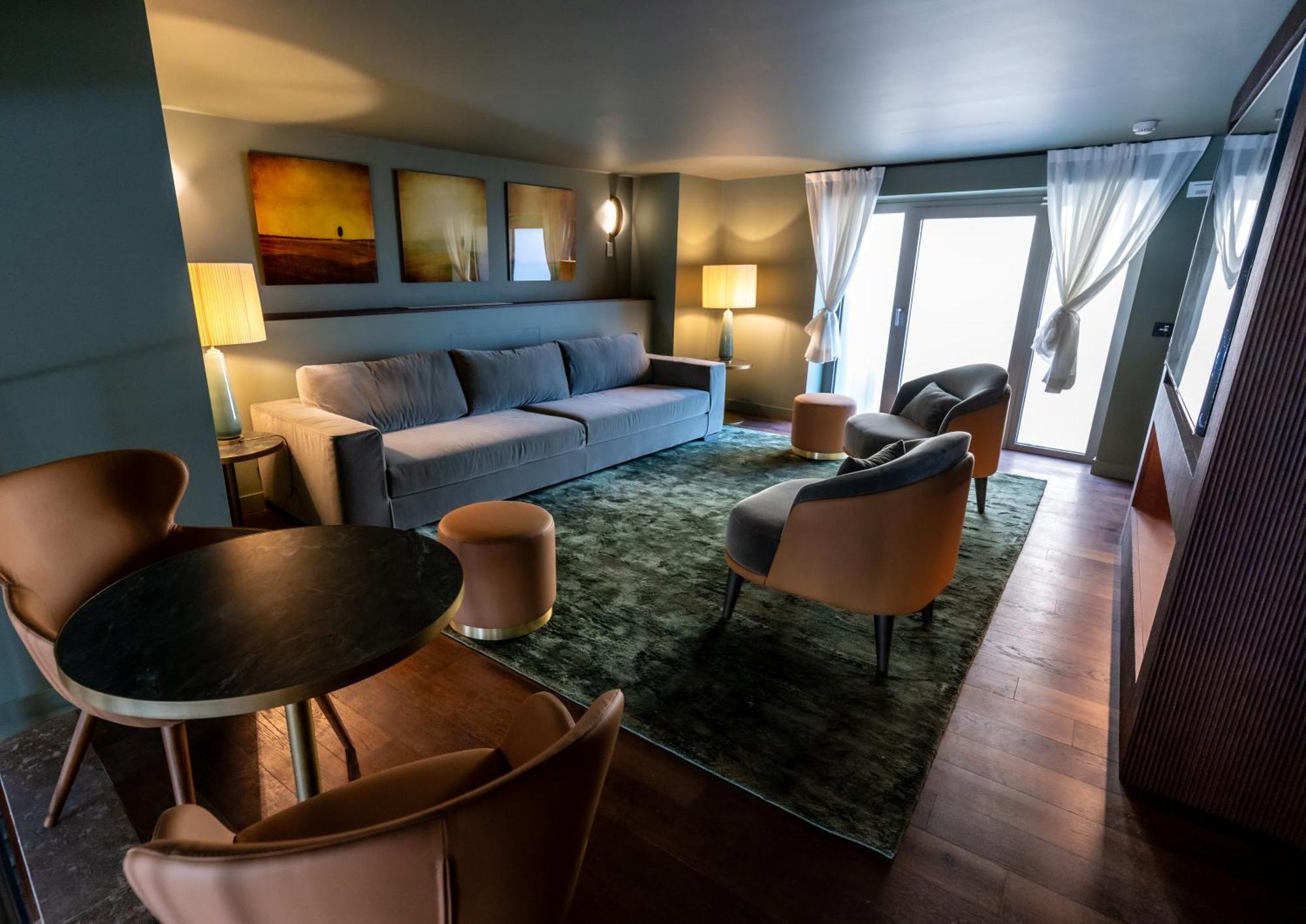 Columbus Urban Resort ฟลอเรนซ์ ภายนอก รูปภาพ A suite at the Hotel