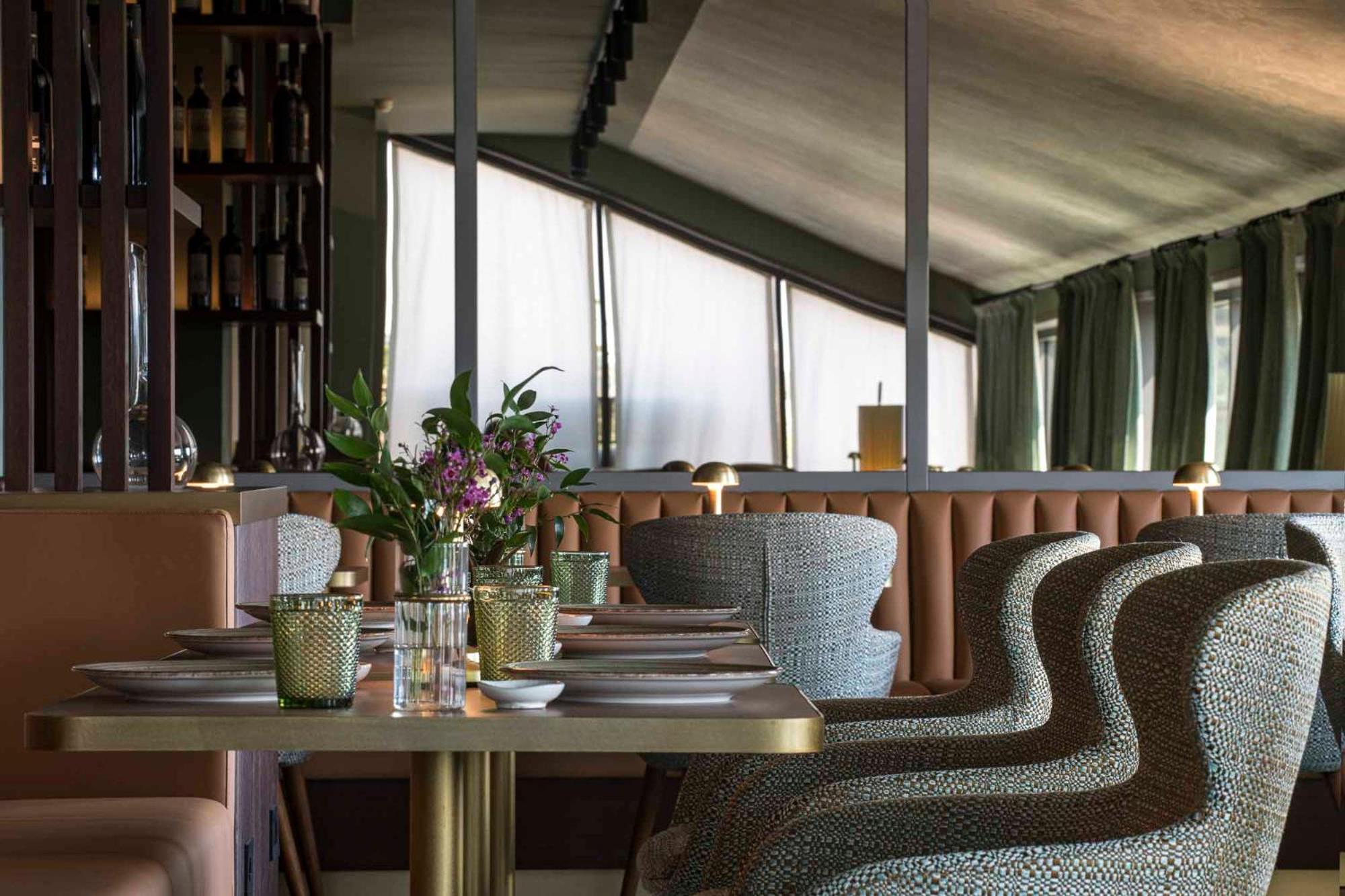 Columbus Urban Resort ฟลอเรนซ์ ภายนอก รูปภาพ Interior of the restaurant