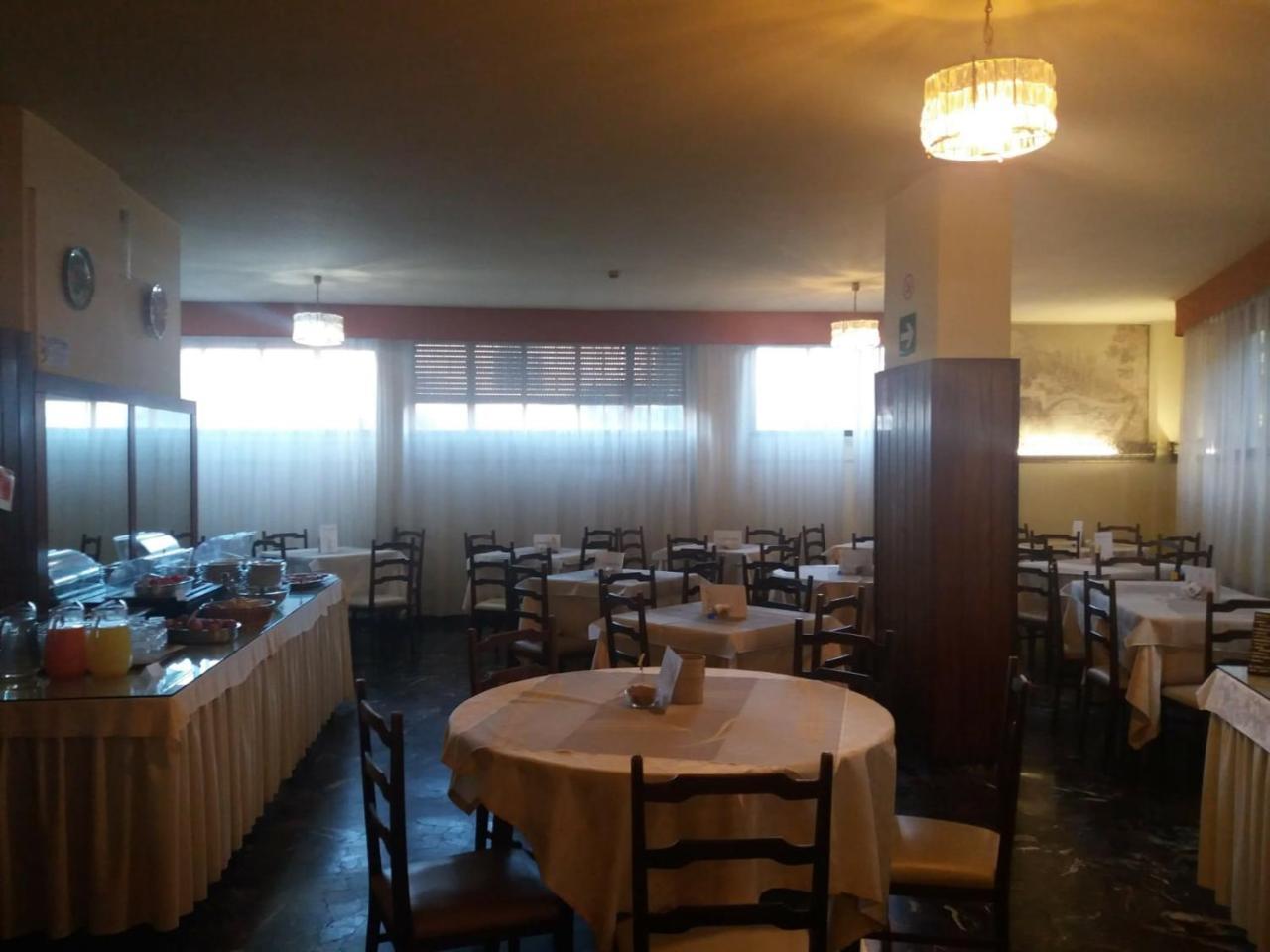 Columbus Urban Resort ฟลอเรนซ์ ภายนอก รูปภาพ The dining room